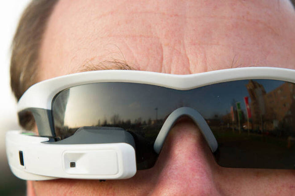 Datenbrille und digitale Vernetzung - Cyber-Polizisten der Zukunft Datenbrille und digitale Vernetzung - Cyber-Polizisten der Zukunft
