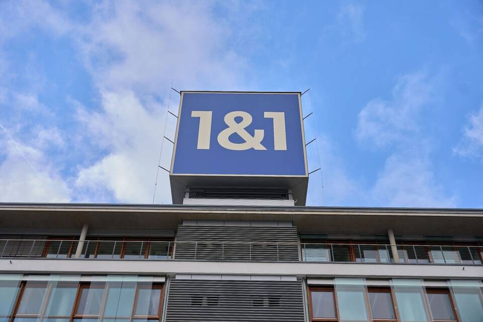 1&1