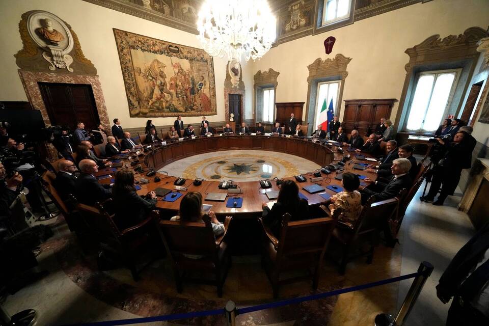 Italiens Kabinett berät über Lampedusa Italiens Kabinett berät über Lampedusa