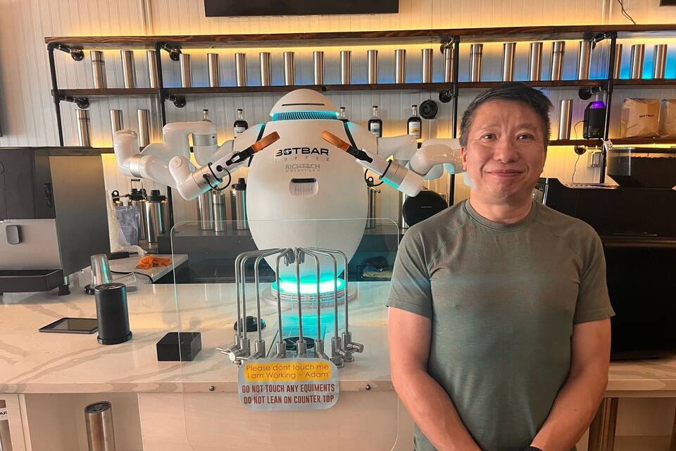 Adam macht Kaffee - Roboter-Barista in New York
