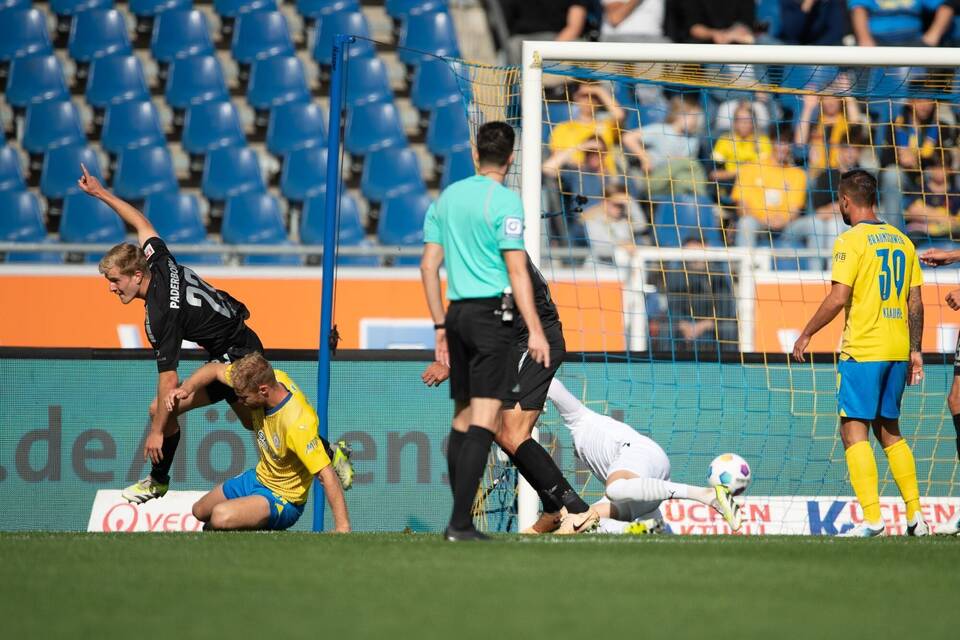 Eintracht Braunschweig - SC Paderborn 07 Eintracht Braunschweig - SC Paderborn 07