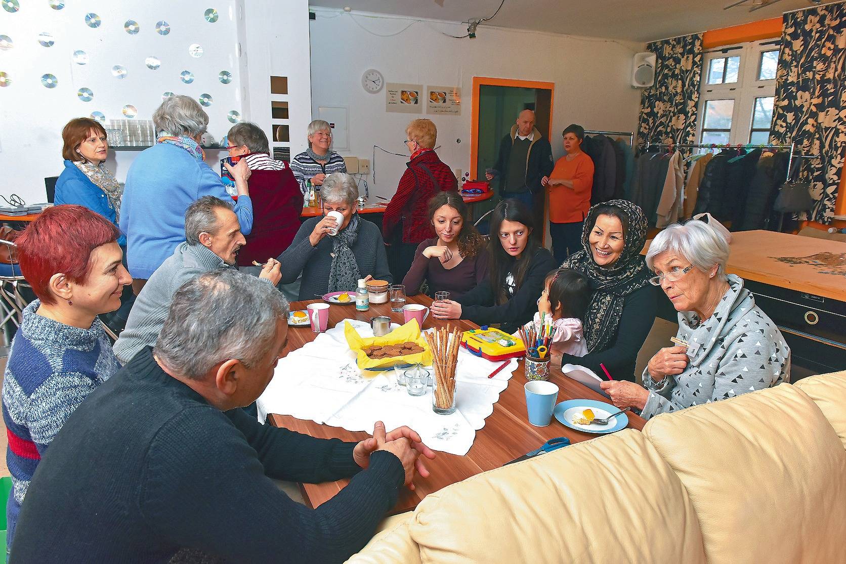 Männer im cafe kennenlernen