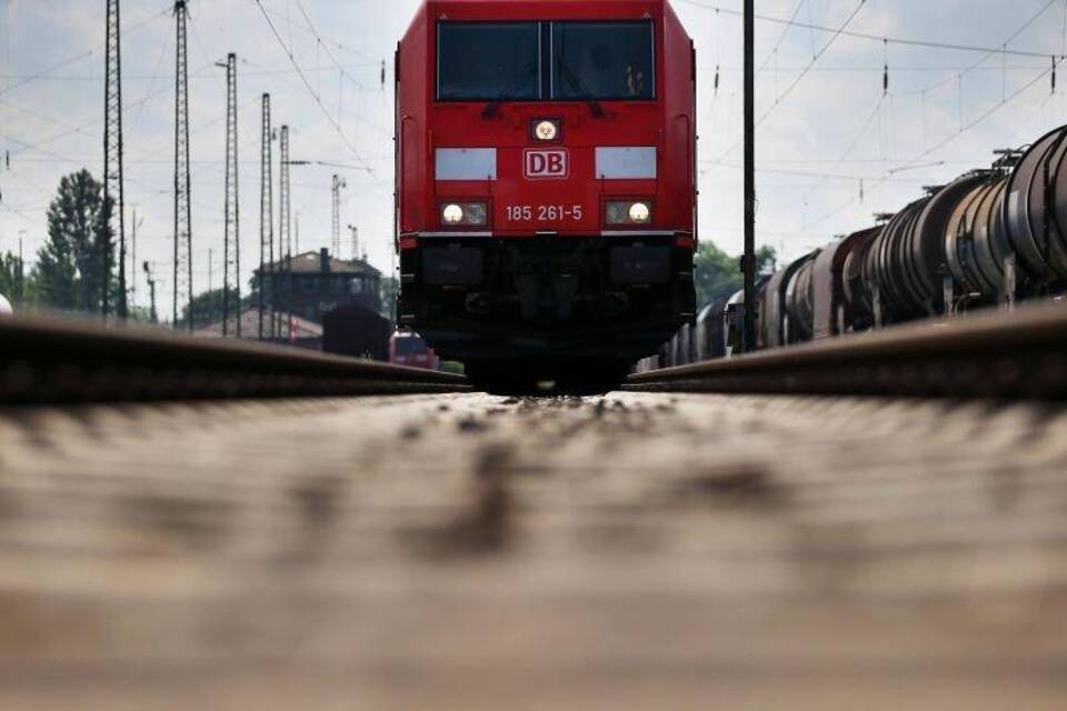Güterzug mit «Flüsterbremsen»