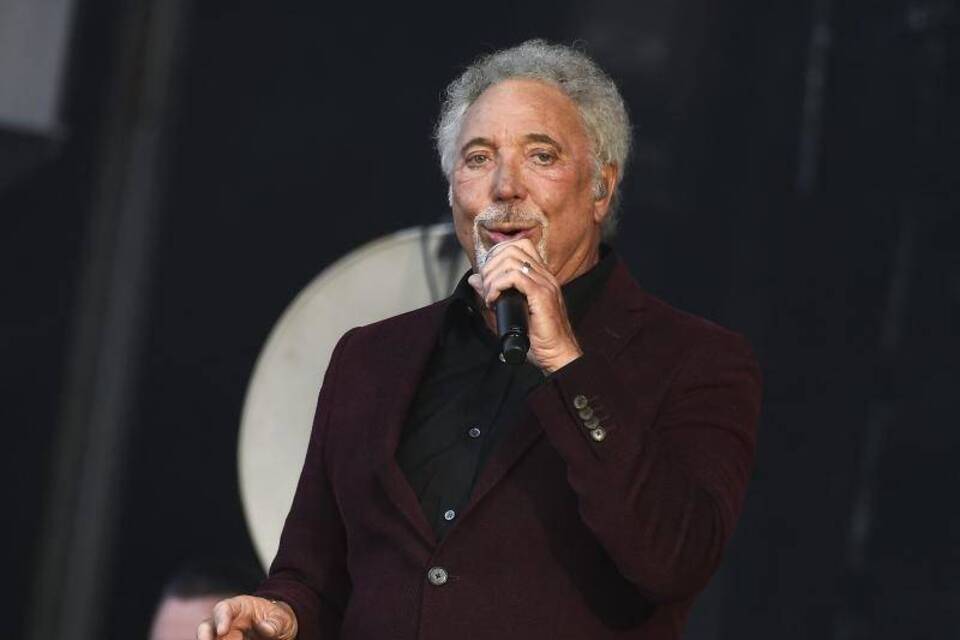 Tom Jones Tom Jones