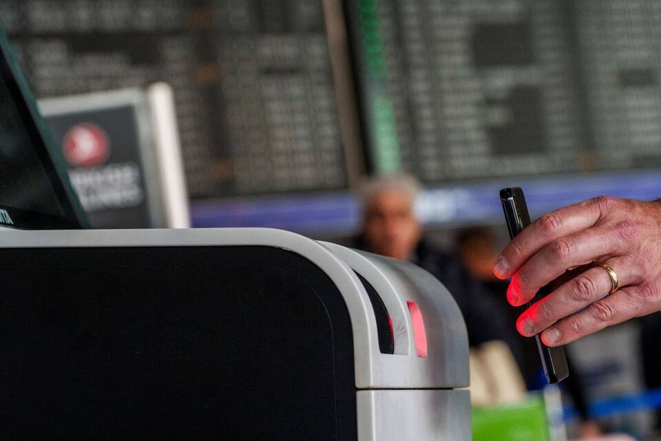Check-in-Automaten mit biometrischer Identitätsprüfung Check-in-Automaten mit biometrischer Identitätsprüfung