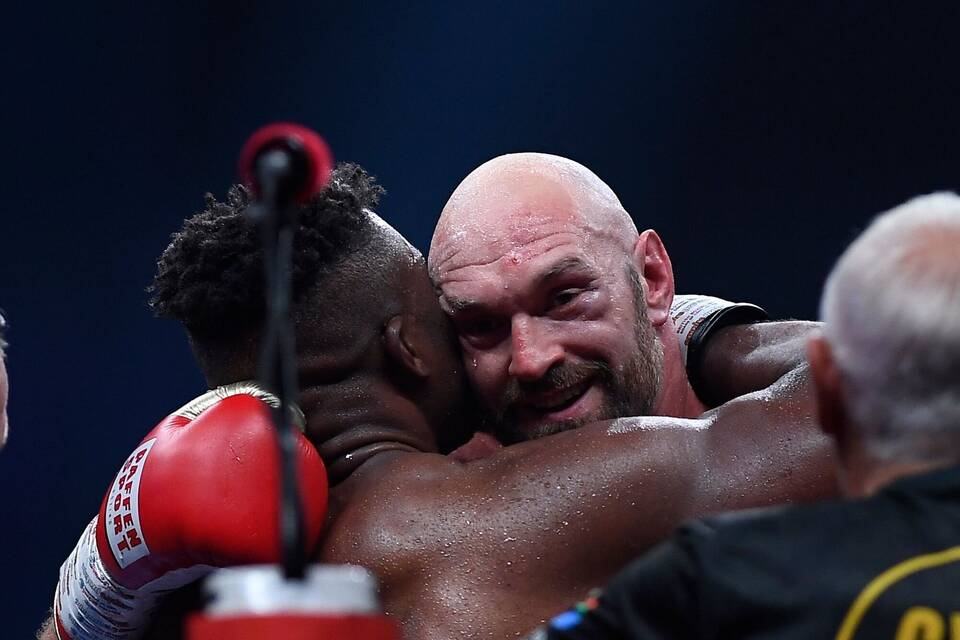 Tyson Fury (r) Tyson Fury (r)