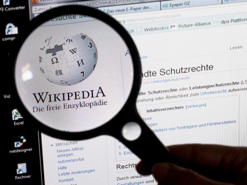 Chefin Der Wikipedia Stiftung Geht Nach Streit Um Such Plane