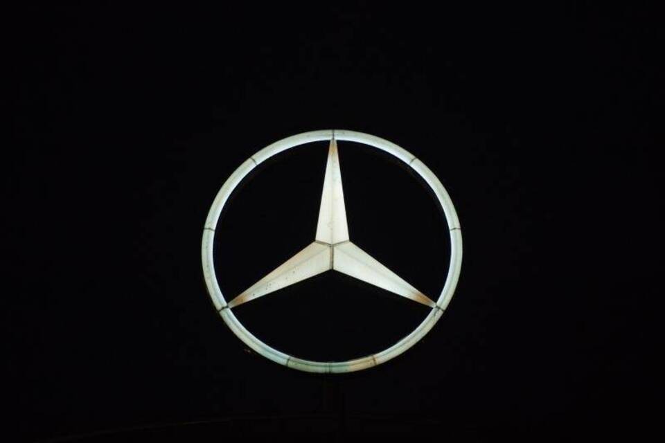 Der Mercedes-Stern Der Mercedes-Stern