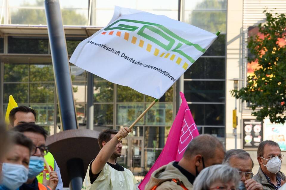 GDL ruft Mitglieder zur Urabstimmung über Bahnstreiks auf