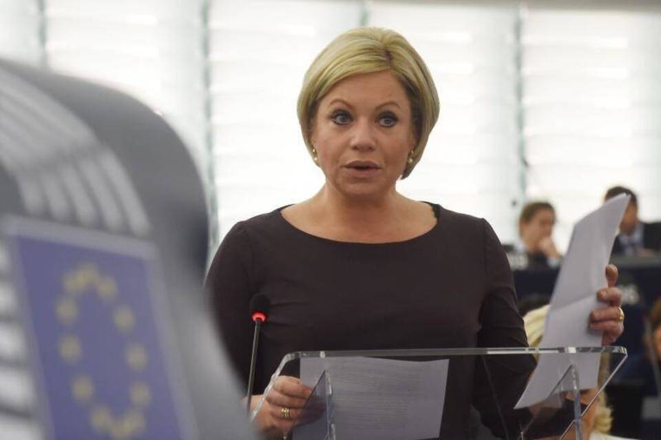 Hennis-Plasschaert Hennis-Plasschaert