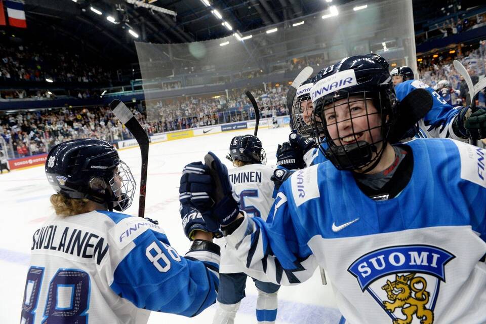 Ronja Savolainen (l) und Sanni Hakala Ronja Savolainen (l) und Sanni Hakala