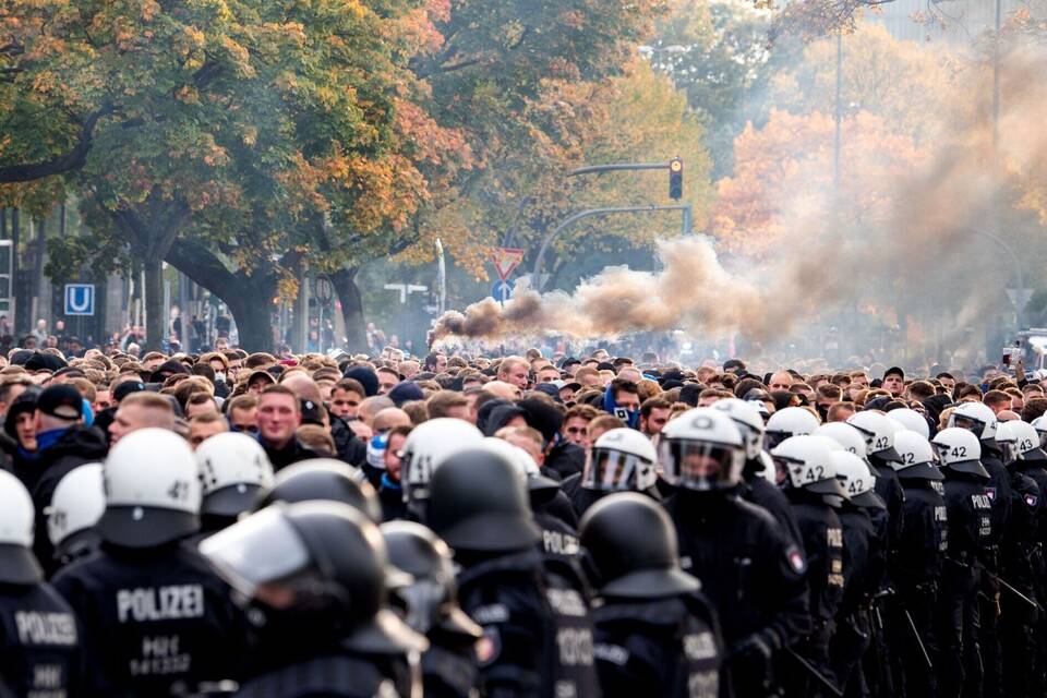 Fans und Polizei Fans und Polizei