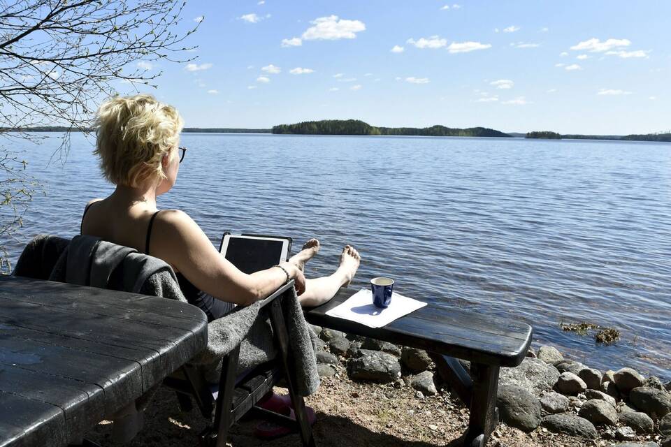 Mit dem Laptop am See Mit dem Laptop am See