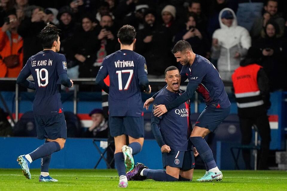 Paris Saint-Germain - FC Toulouse Paris Saint-Germain - FC Toulouse