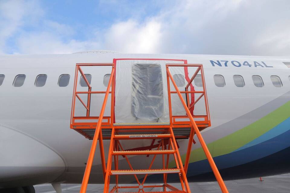 Kaputtes Flugzeug Kaputtes Flugzeug