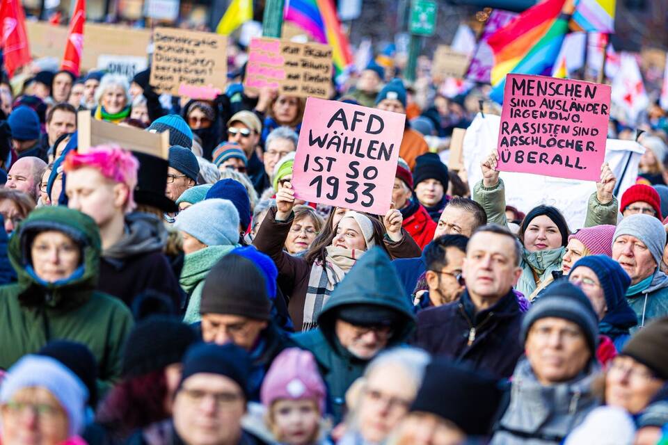 Demonstration Demonstration