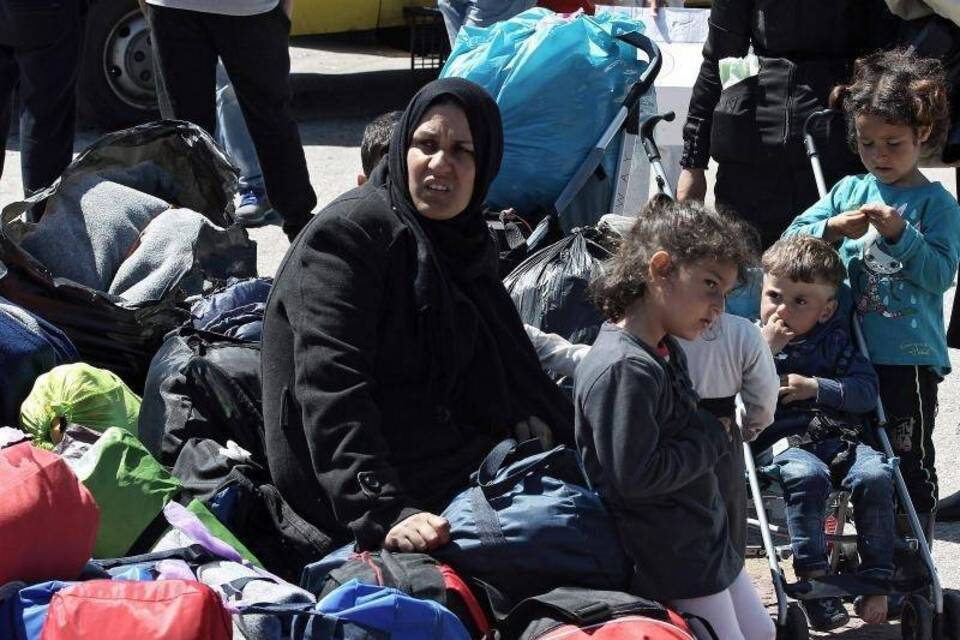 Flüchtlinge im Hafen von Piräus Flüchtlinge im Hafen von Piräus