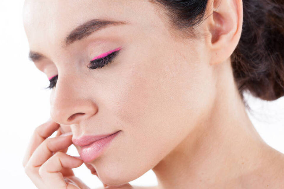 Kunstvolles Augen-Make-up: Der Eyeliner hat seinen großen Auftritt Kunstvolles Augen-Make-up: Der Eyeliner hat seinen großen Auftritt