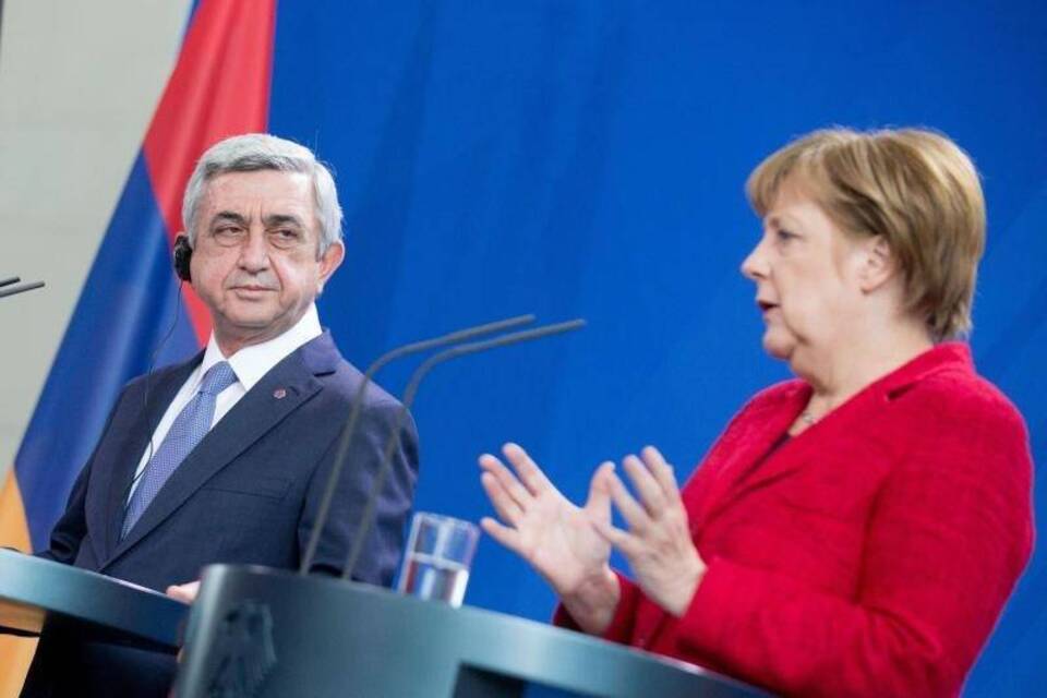 Armenien Und Aserbaidschan Kanzlerin Merkel Äußert Sich Zu Trumps Friedensgipfel Plänen - elo95od