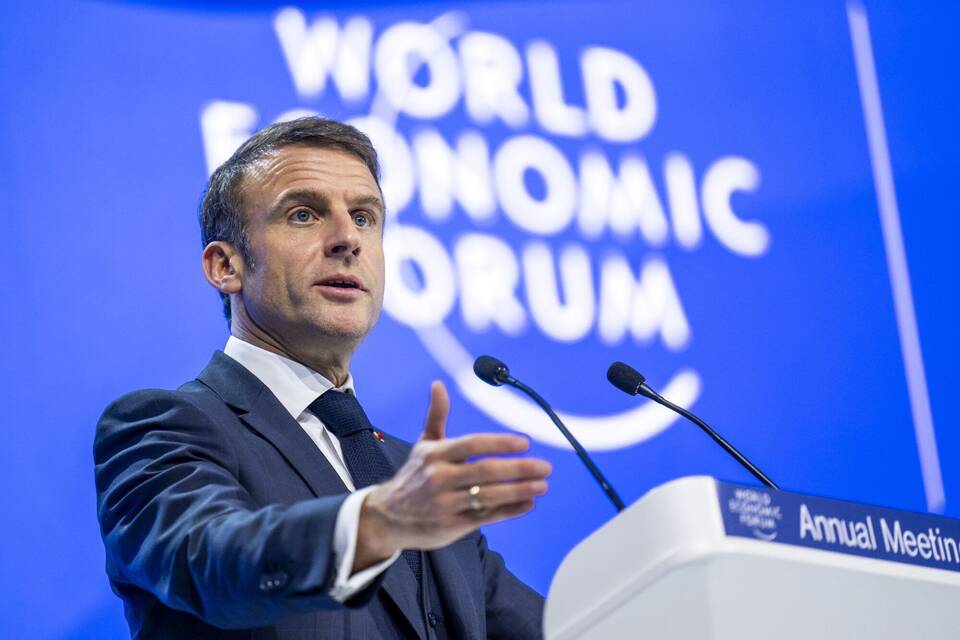 Macron Macron