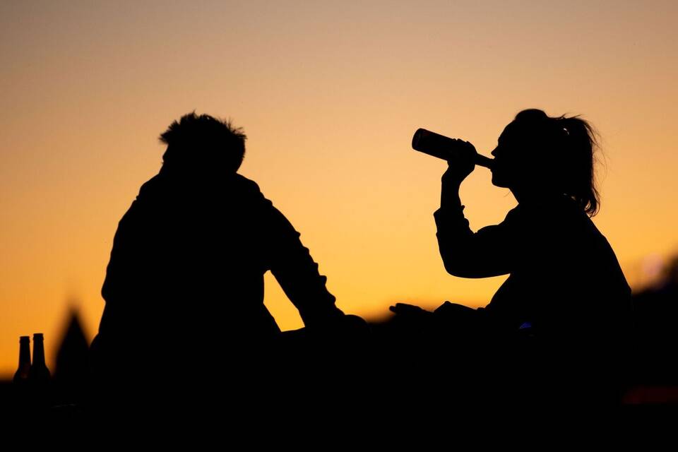 Alkoholkonsum bei jungen Frauen Alkoholkonsum bei jungen Frauen