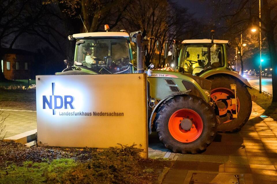 Proteste vor dem NDR in Hannover Proteste vor dem NDR in Hannover