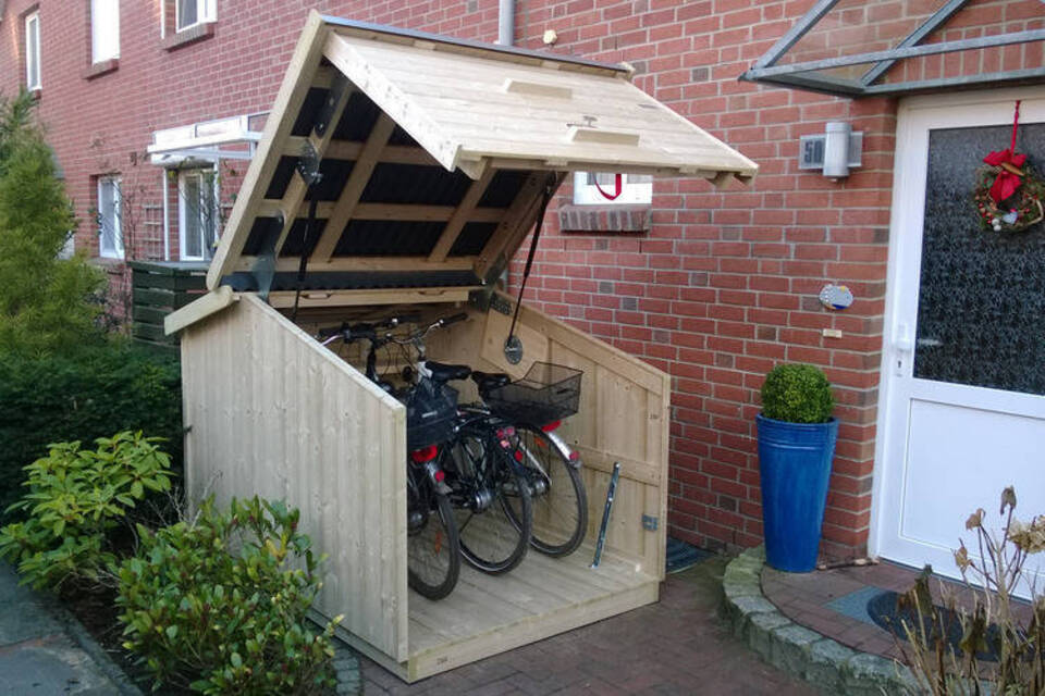 Der Schuppen macht Karriere – Gartenhaus für Fahrrad und Mülltonne Der Schuppen macht Karriere – Gartenhaus für Fahrrad und Mülltonne