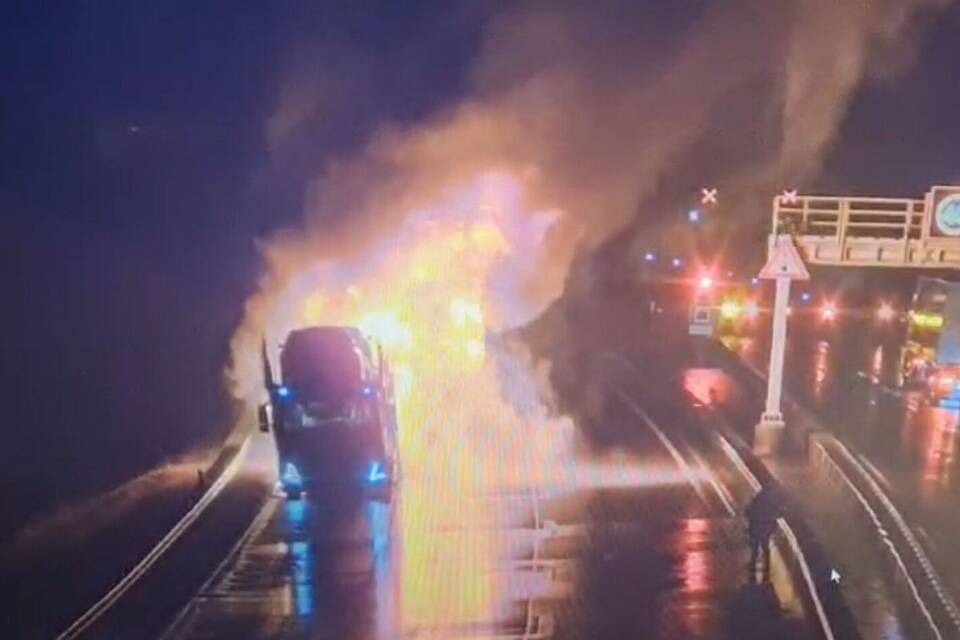 Brennender Lkw auf der A71 Brennender Lkw auf der A71