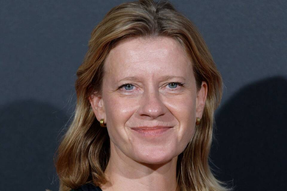 Caroline Peters Caroline Peters