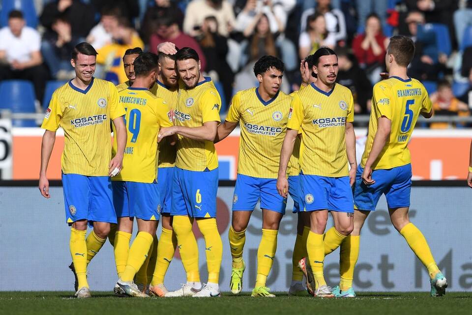Eintracht Braunschweig - Karlsruher SC Eintracht Braunschweig - Karlsruher SC