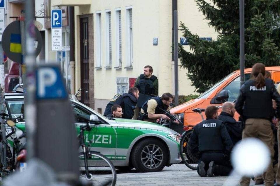 Polizei-Großeinsatz in München Polizei-Großeinsatz in München