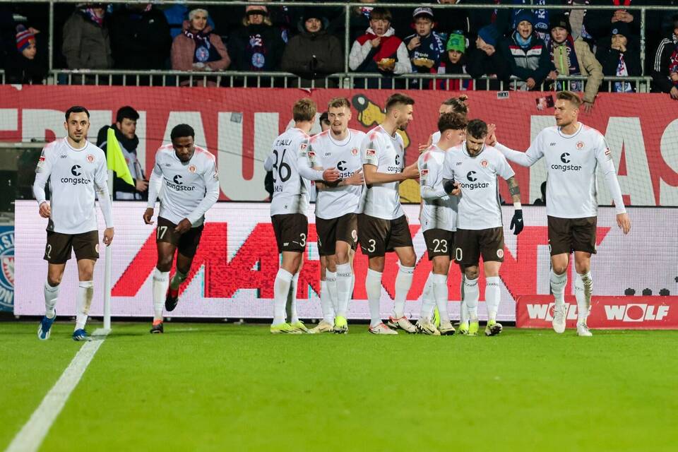 Holstein Kiel - FC St. Pauli Holstein Kiel - FC St. Pauli