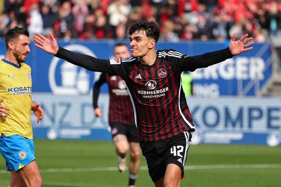 1. FC Nürnberg - Eintracht Braunschweig 1. FC Nürnberg - Eintracht Braunschweig
