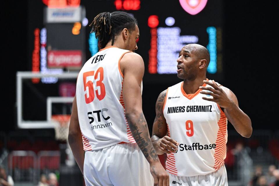 Yebo (l) und Lansdowne Yebo (l) und Lansdowne