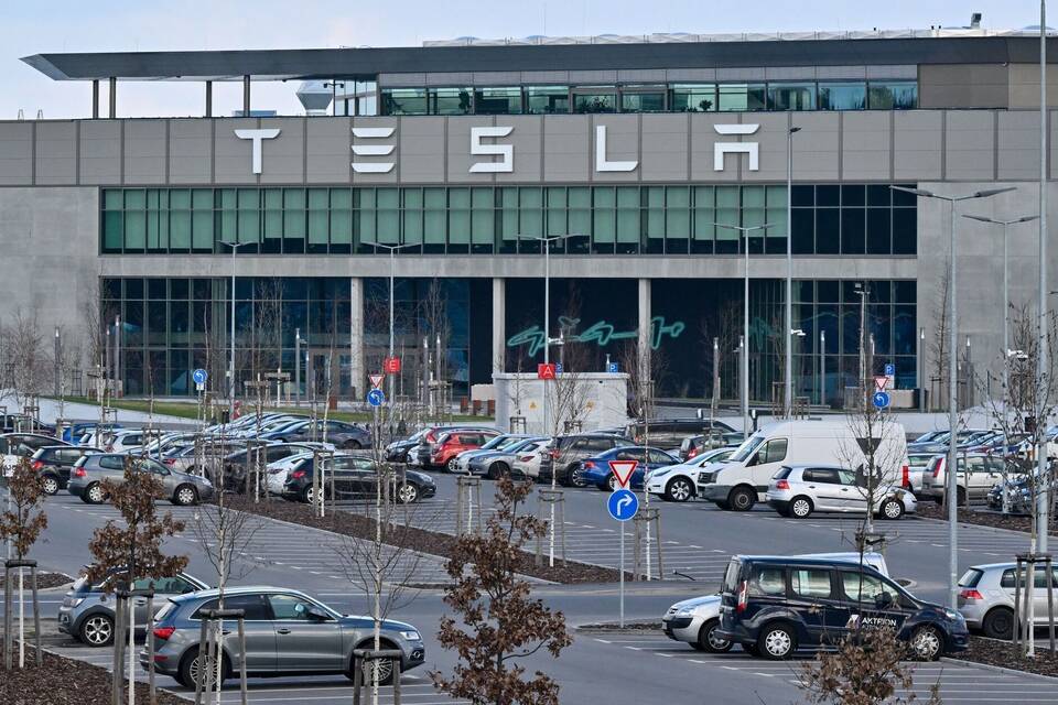 Tesla Fabrik Tesla Fabrik