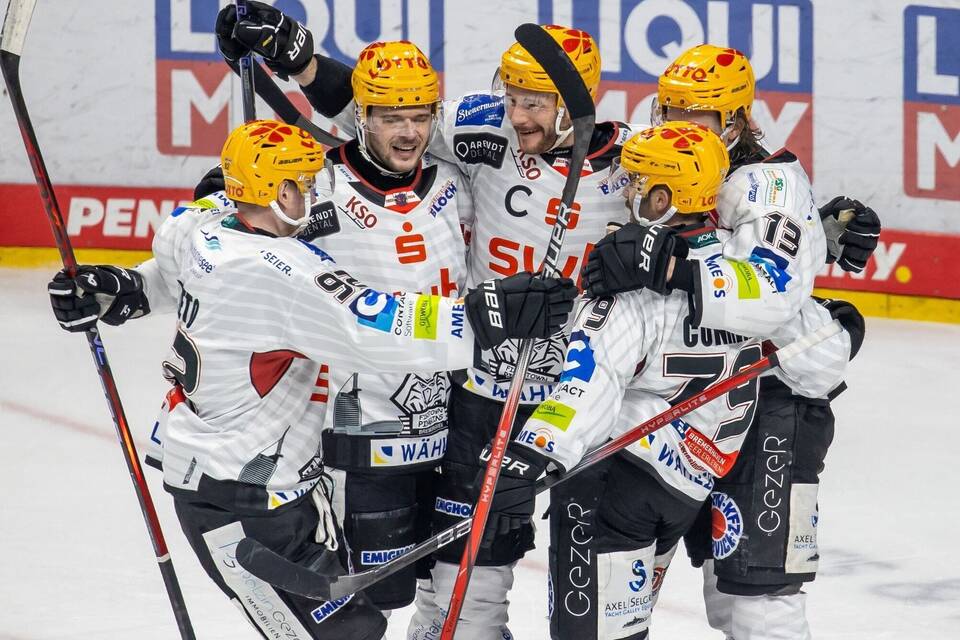 Eisbären Berlin - Pinguins Bremerhaven Eisbären Berlin - Pinguins Bremerhaven