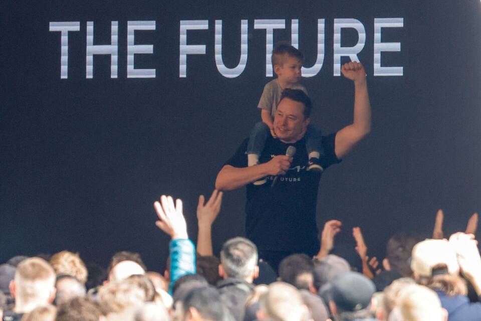 Elon Musk besucht Fabrik in Grünheide Elon Musk besucht Fabrik in Grünheide