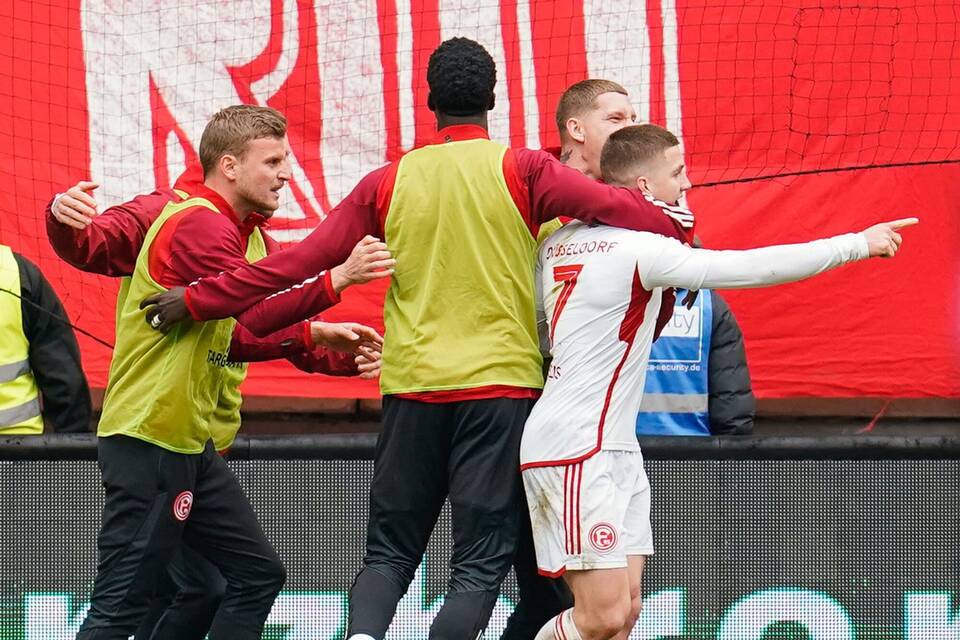 1. FC Kaiserslautern - Fortuna Düsseldorf 1. FC Kaiserslautern - Fortuna Düsseldorf