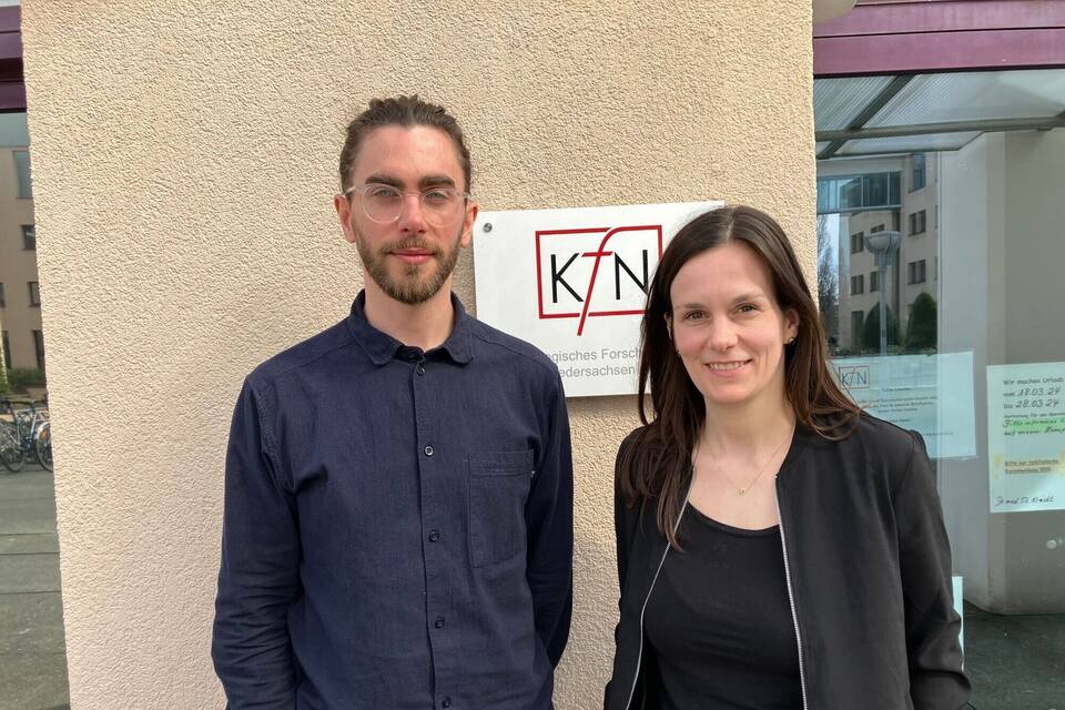 Gewalt gegen Männer in Partnerschaften Gewalt gegen Männer in Partnerschaften