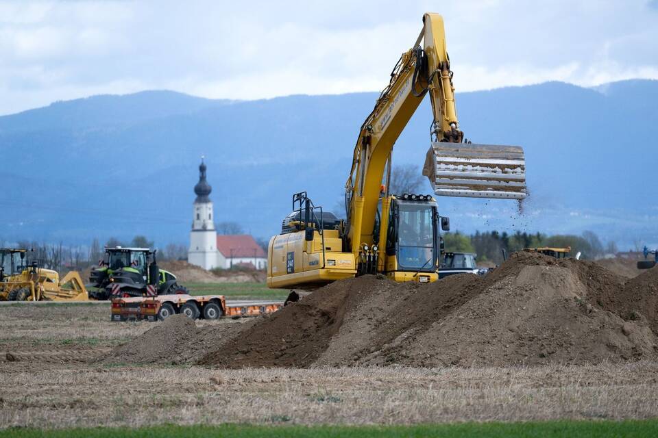 Baubeginn für BMW-Batteriewerk Baubeginn für BMW-Batteriewerk