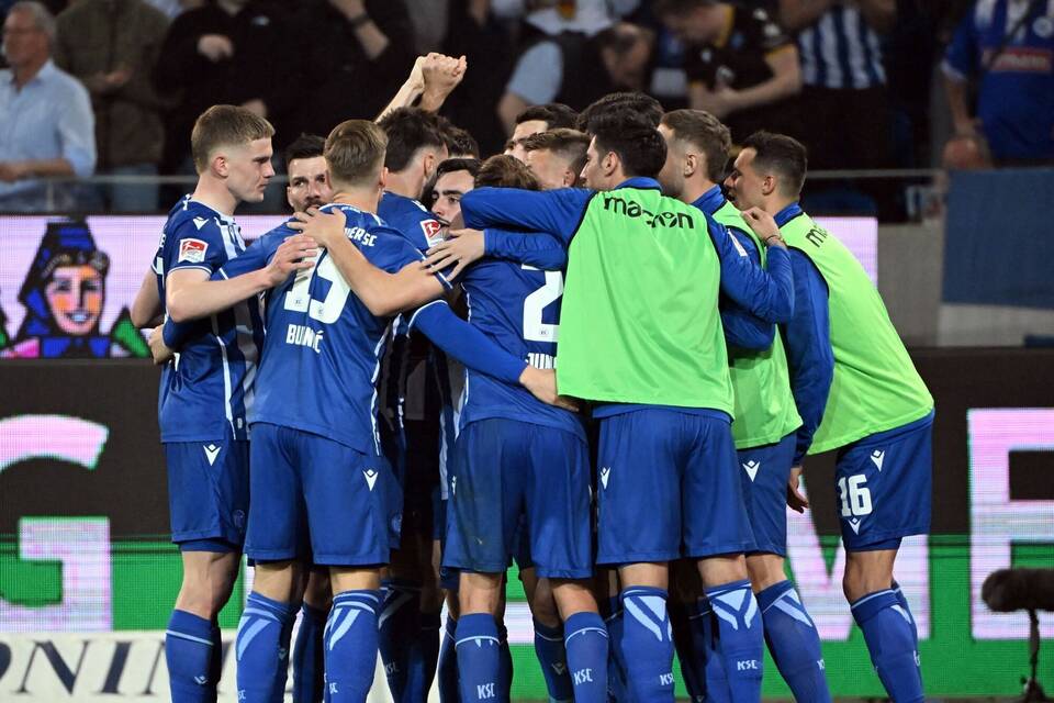 Karlsruher SC - FC St. Pauli Karlsruher SC - FC St. Pauli
