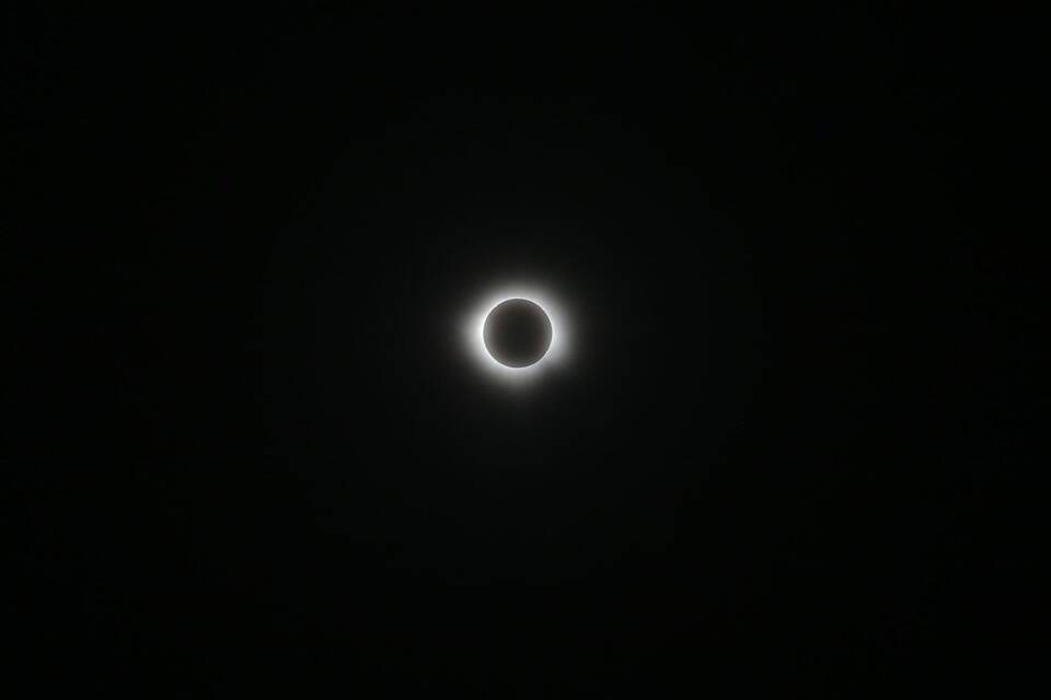 Astronomie Millionen Menschen sehen totale Sonnenfinsternis Panorama