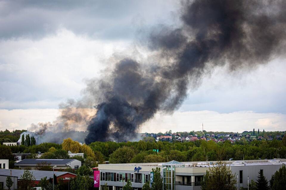 Großbrand in Braunschweiger Industriegebiet Großbrand in Braunschweiger Industriegebiet
