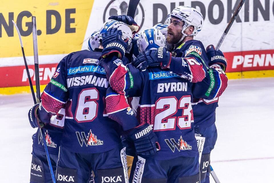 Eisbären Berlin - Pinguins Bremerhaven Eisbären Berlin - Pinguins Bremerhaven