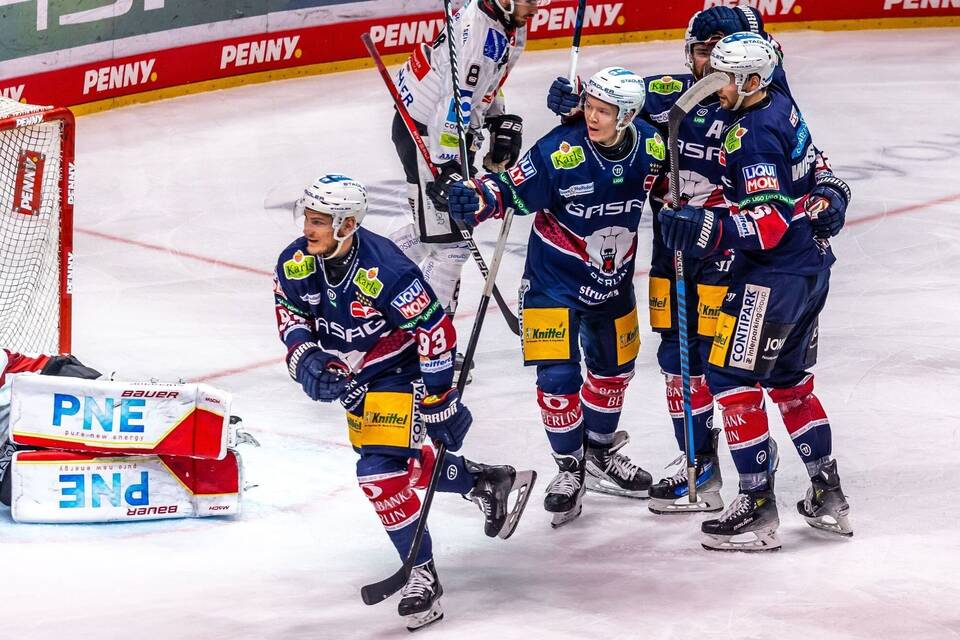 Eisbären Berlin - Pinguins Bremerhaven Eisbären Berlin - Pinguins Bremerhaven
