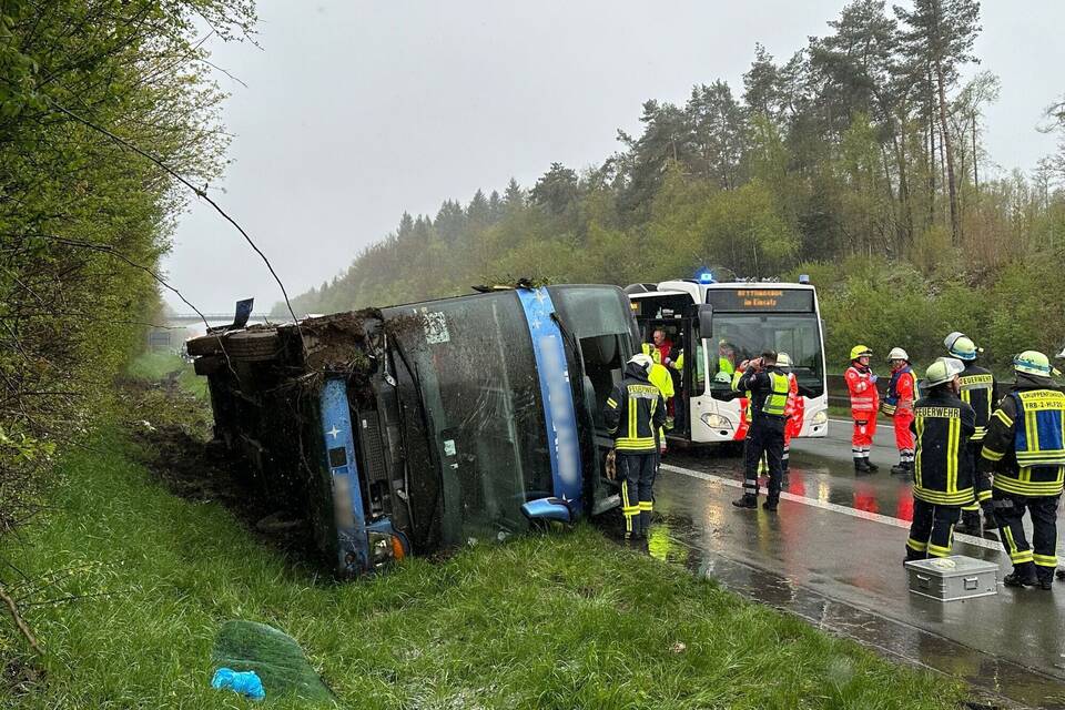 Busunfall auf der A45 Busunfall auf der A45