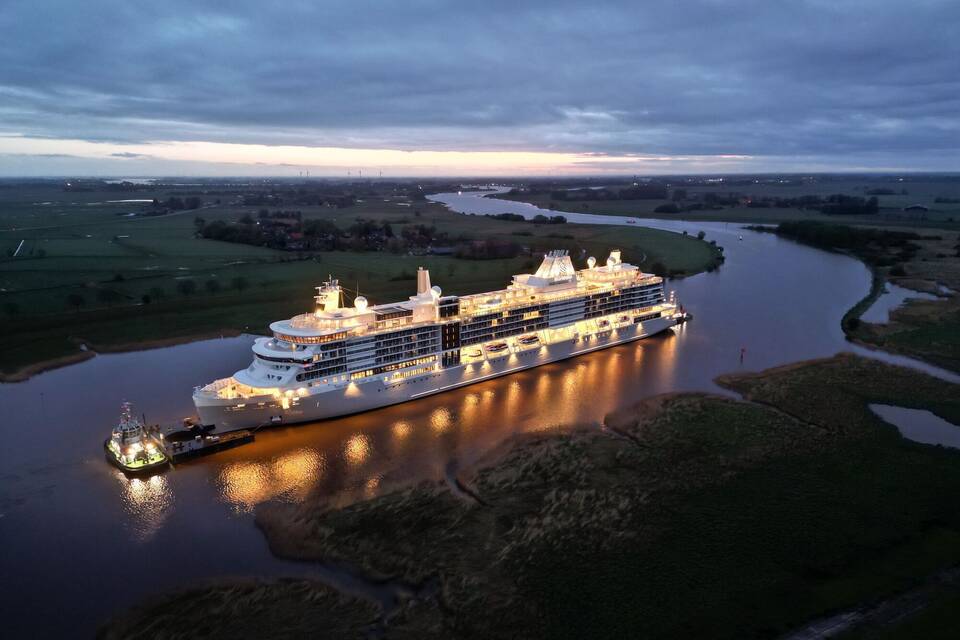 Luxusliners "Silver Ray" Luxusliners "Silver Ray"