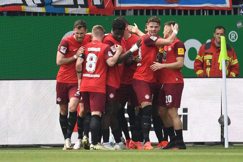 Holstein Kiel - 1. FC Kaiserslautern