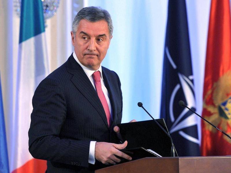 158525_1_org_montenegros-premierminister-milo-djukanovic-wird-seinland-als-29-mitglied-in-die-nato-fuehren-fotoboris-pejovic-archiv.jpg
