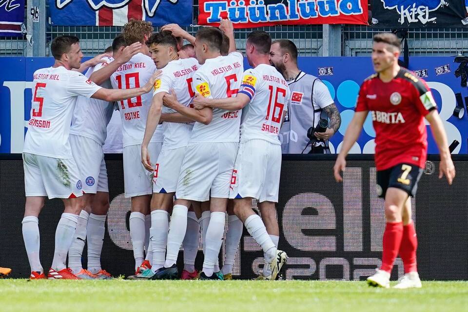 SV Wehen Wiesbaden - Holstein Kiel SV Wehen Wiesbaden - Holstein Kiel